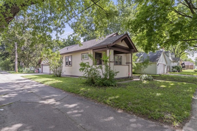 1611 YONGE, ROCKFORD, Illinois 61103, 2 Bedrooms Bedrooms, ,1 BathroomBathrooms,House,For Sale,YONGE,202604053