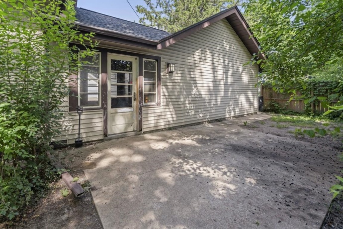 1611 YONGE, ROCKFORD, Illinois 61103, 2 Bedrooms Bedrooms, ,1 BathroomBathrooms,House,For Sale,YONGE,202604053