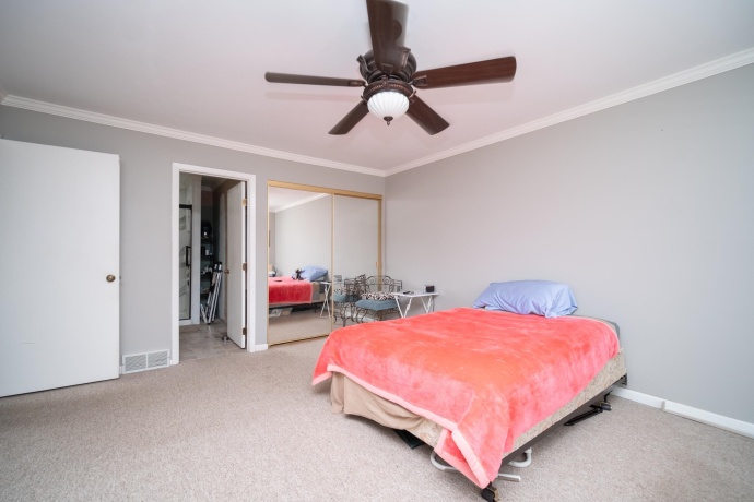 836 Golf Course, CRYSTAL LAKE, Illinois 60014, 3 Bedrooms Bedrooms, ,2 BathroomsBathrooms,House,For Sale,Golf Course,202604060
