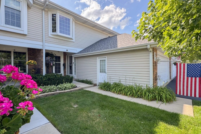 836 Golf Course, CRYSTAL LAKE, Illinois 60014, 3 Bedrooms Bedrooms, ,2 BathroomsBathrooms,House,For Sale,Golf Course,202604060