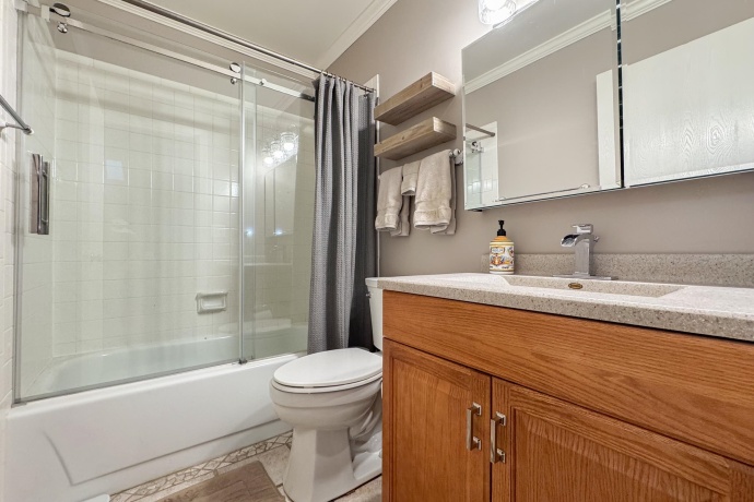836 Golf Course, CRYSTAL LAKE, Illinois 60014, 3 Bedrooms Bedrooms, ,2 BathroomsBathrooms,House,For Sale,Golf Course,202604060