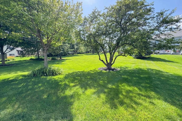 836 Golf Course, CRYSTAL LAKE, Illinois 60014, 3 Bedrooms Bedrooms, ,2 BathroomsBathrooms,House,For Sale,Golf Course,202604060