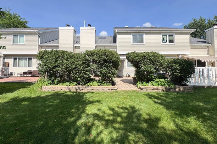 836 Golf Course, CRYSTAL LAKE, Illinois 60014, 3 Bedrooms Bedrooms, ,2 BathroomsBathrooms,House,For Sale,Golf Course,202604060