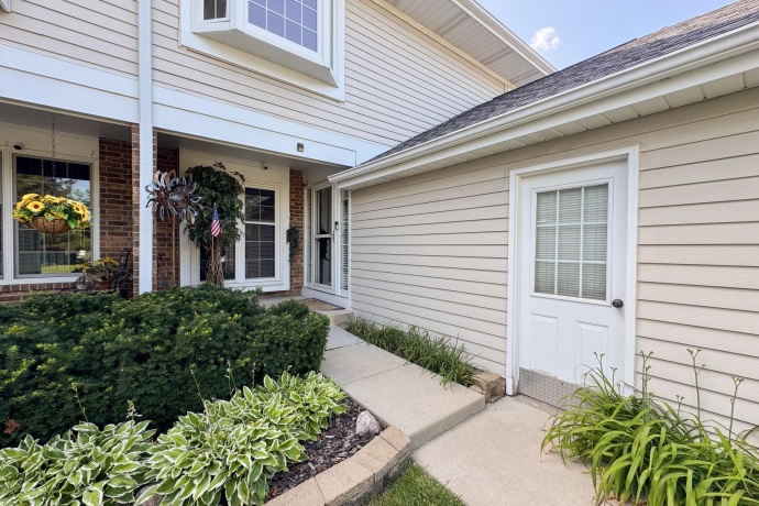 836 Golf Course, CRYSTAL LAKE, Illinois 60014, 3 Bedrooms Bedrooms, ,2 BathroomsBathrooms,House,For Sale,Golf Course,202604060