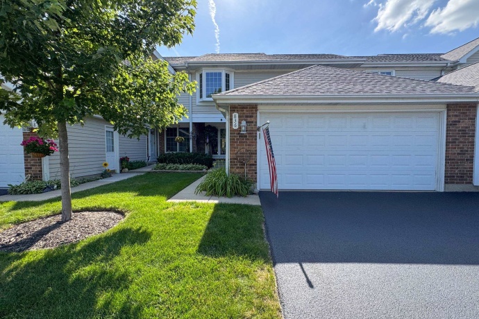 836 Golf Course, CRYSTAL LAKE, Illinois 60014, 3 Bedrooms Bedrooms, ,2 BathroomsBathrooms,House,For Sale,Golf Course,202604060