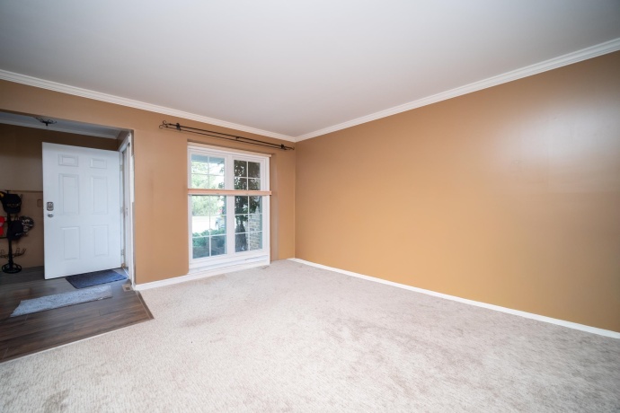 836 Golf Course, CRYSTAL LAKE, Illinois 60014, 3 Bedrooms Bedrooms, ,2 BathroomsBathrooms,House,For Sale,Golf Course,202604060