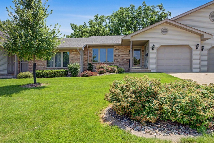 813 Shadow Bluff, GALENA, Illinois 61036, 3 Bedrooms Bedrooms, ,3 BathroomsBathrooms,Condominium,For Sale,Shadow Bluff,202604061