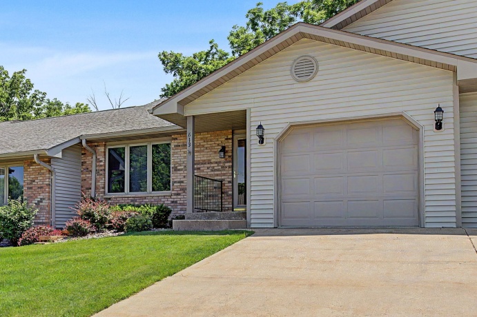 813 Shadow Bluff, GALENA, Illinois 61036, 3 Bedrooms Bedrooms, ,3 BathroomsBathrooms,Condominium,For Sale,Shadow Bluff,202604061