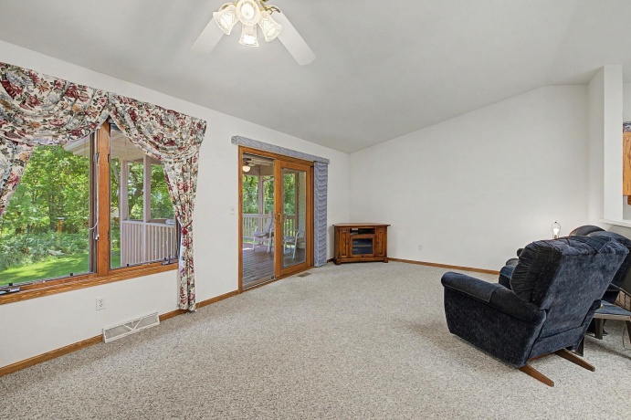 813 Shadow Bluff, GALENA, Illinois 61036, 3 Bedrooms Bedrooms, ,3 BathroomsBathrooms,Condominium,For Sale,Shadow Bluff,202604061