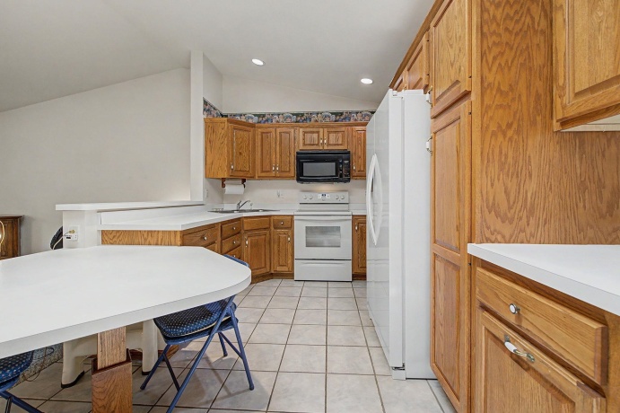 813 Shadow Bluff, GALENA, Illinois 61036, 3 Bedrooms Bedrooms, ,3 BathroomsBathrooms,Condominium,For Sale,Shadow Bluff,202604061