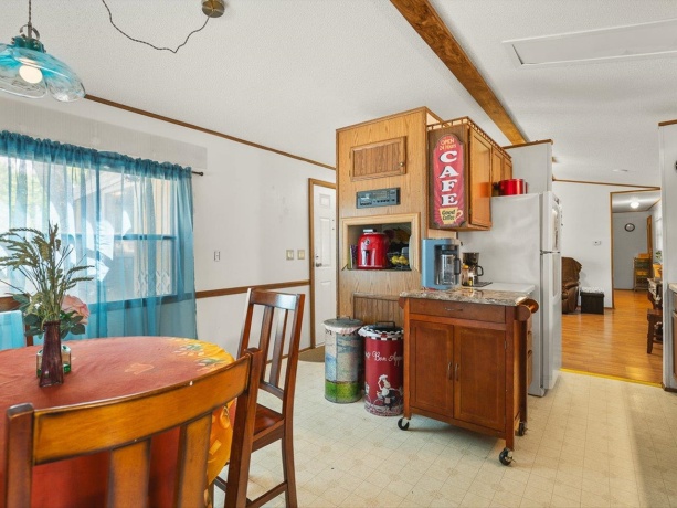 206 Viola, FREEPORT, Illinois 61032, 2 Bedrooms Bedrooms, ,1 BathroomBathrooms,House,For Sale,Viola,202604063