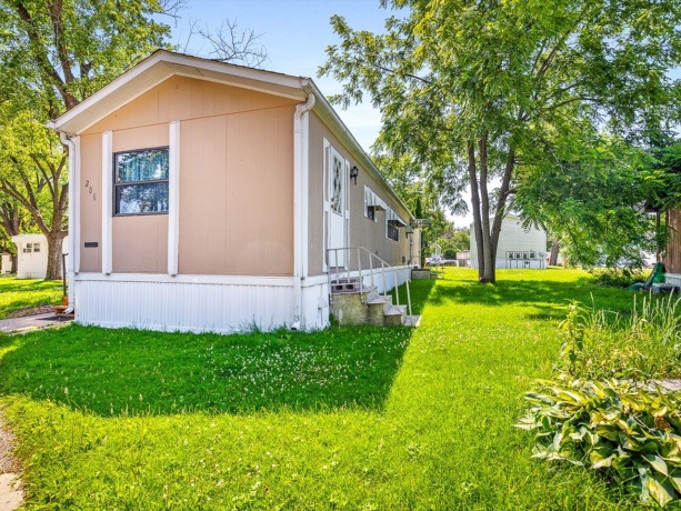206 Viola, FREEPORT, Illinois 61032, 2 Bedrooms Bedrooms, ,1 BathroomBathrooms,House,For Sale,Viola,202604063