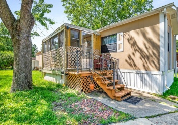 206 Viola, FREEPORT, Illinois 61032, 2 Bedrooms Bedrooms, ,1 BathroomBathrooms,House,For Sale,Viola,202604063