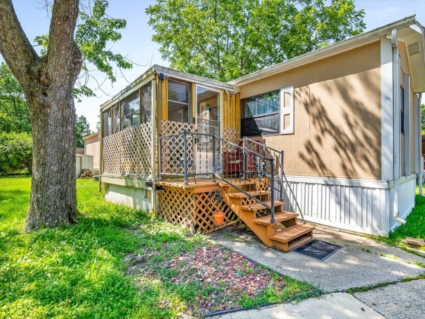 206 Viola, FREEPORT, Illinois 61032, 2 Bedrooms Bedrooms, ,1 BathroomBathrooms,House,For Sale,Viola,202604063