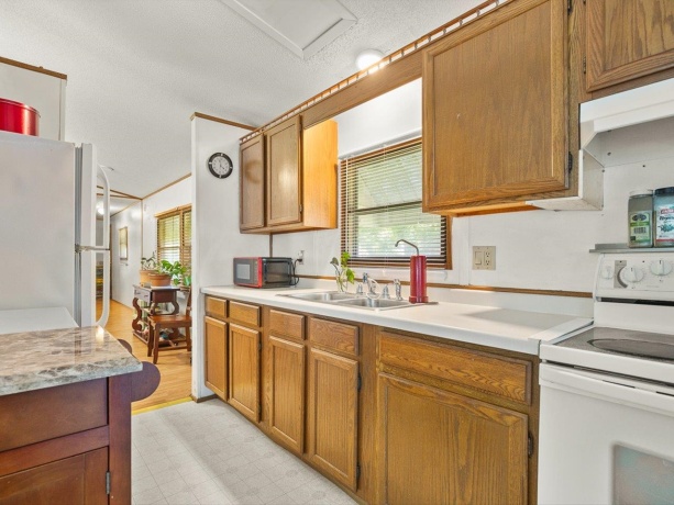 206 Viola, FREEPORT, Illinois 61032, 2 Bedrooms Bedrooms, ,1 BathroomBathrooms,House,For Sale,Viola,202604063