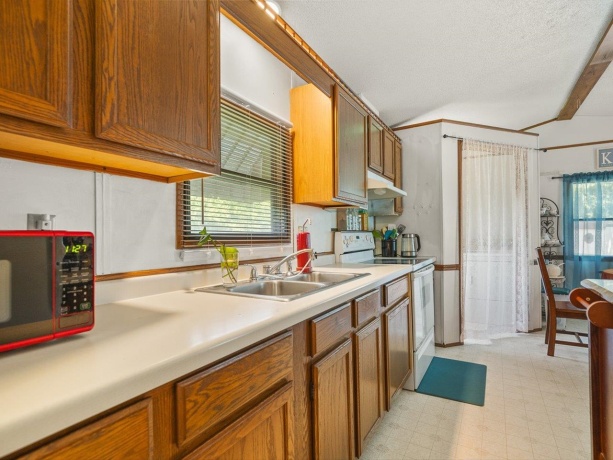 206 Viola, FREEPORT, Illinois 61032, 2 Bedrooms Bedrooms, ,1 BathroomBathrooms,House,For Sale,Viola,202604063