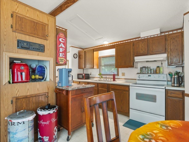 206 Viola, FREEPORT, Illinois 61032, 2 Bedrooms Bedrooms, ,1 BathroomBathrooms,House,For Sale,Viola,202604063