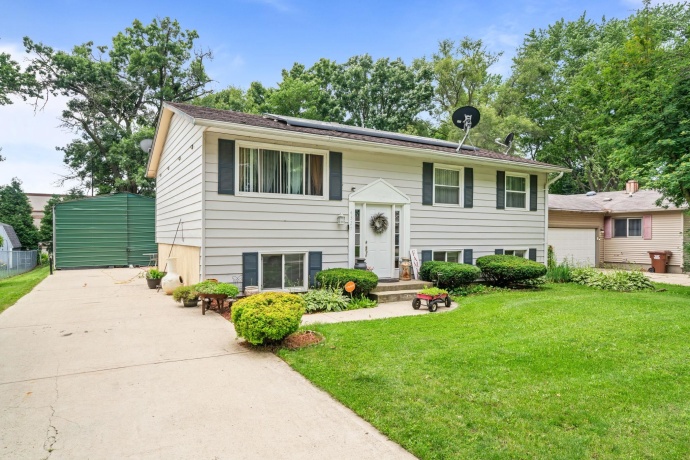 4327 Mayflower, ROCKFORD, Illinois 61109, 4 Bedrooms Bedrooms, ,2 BathroomsBathrooms,House,For Sale,Mayflower,202604067