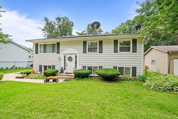 4327 Mayflower, ROCKFORD, Illinois 61109, 4 Bedrooms Bedrooms, ,2 BathroomsBathrooms,House,For Sale,Mayflower,202604067