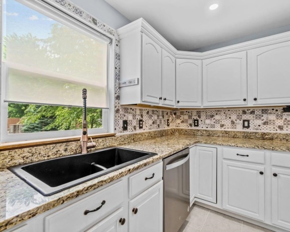 1017 Northwestern, DAVIS JUNCTION, Illinois 61020, 4 Bedrooms Bedrooms, ,2 BathroomsBathrooms,House,For Sale,Northwestern,202604068