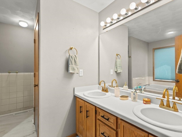 3476 Valley Woods, CHERRY VALLEY, Illinois 61016, 3 Bedrooms Bedrooms, ,3 BathroomsBathrooms,House,For Sale,Valley Woods,202604069