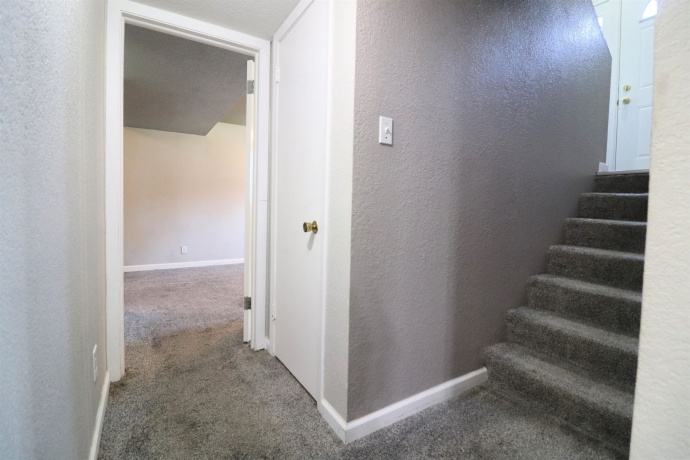 1719 Revere, FREEPORT, Illinois 61032, 4 Bedrooms Bedrooms, ,1 BathroomBathrooms,House,For Sale,Revere,202604074