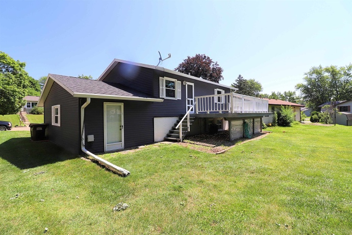 1719 Revere, FREEPORT, Illinois 61032, 4 Bedrooms Bedrooms, ,1 BathroomBathrooms,House,For Sale,Revere,202604074