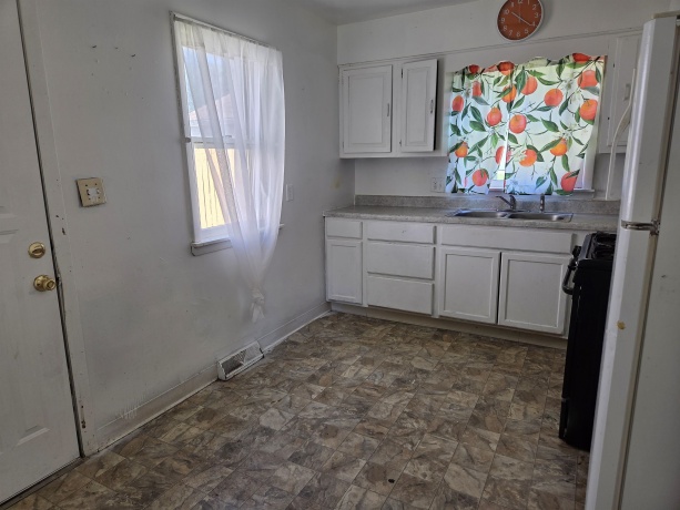 3220 Montrose, ROCKFORD, Illinois 61101, 3 Bedrooms Bedrooms, ,1 BathroomBathrooms,House,For Sale,Montrose,202604075