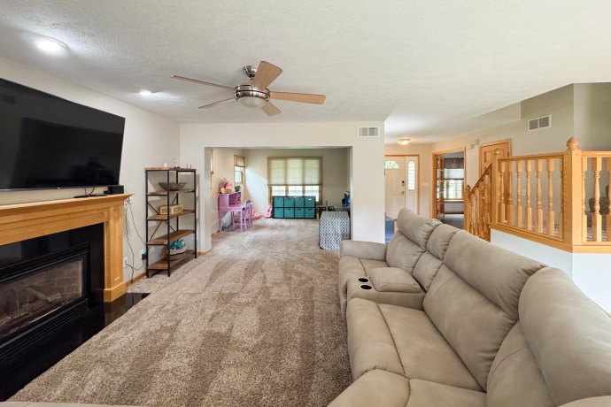 6787 Flower Hill, ROCKFORD, Illinois 61114, 5 Bedrooms Bedrooms, ,3 BathroomsBathrooms,House,For Sale,Flower Hill,202604076