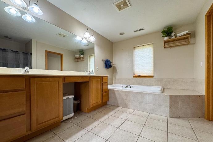 6787 Flower Hill, ROCKFORD, Illinois 61114, 5 Bedrooms Bedrooms, ,3 BathroomsBathrooms,House,For Sale,Flower Hill,202604076