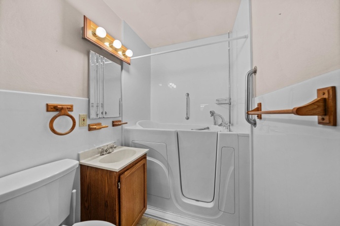 1006 Copper, MACHESNEY PARK, Illinois 61115, 3 Bedrooms Bedrooms, ,1 BathroomBathrooms,House,For Sale,Copper,202604079