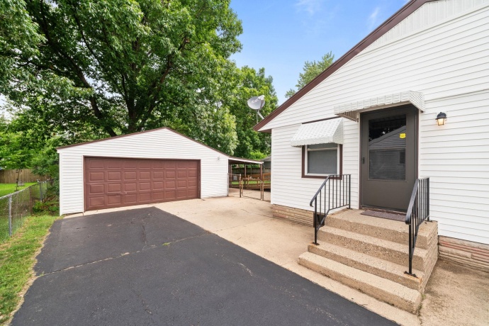1006 Copper, MACHESNEY PARK, Illinois 61115, 3 Bedrooms Bedrooms, ,1 BathroomBathrooms,House,For Sale,Copper,202604079