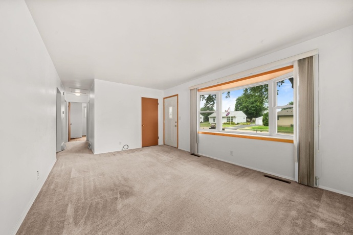 1006 Copper, MACHESNEY PARK, Illinois 61115, 3 Bedrooms Bedrooms, ,1 BathroomBathrooms,House,For Sale,Copper,202604079