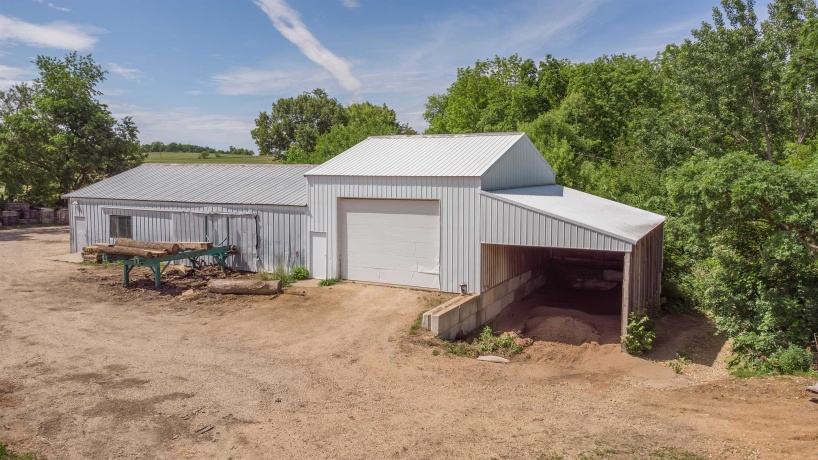 1915 Kent, PEARL CITY, Illinois 61062, 6 Bedrooms Bedrooms, ,2 BathroomsBathrooms,Farm,For Sale,Kent,202604078