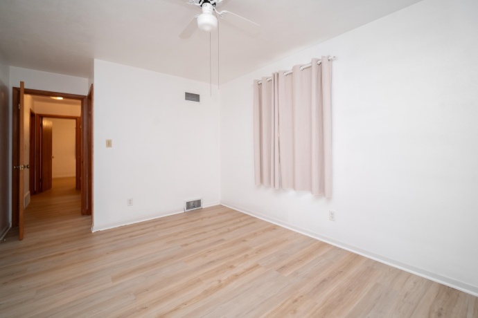 321 London, ROCKFORD, Illinois 61107, 3 Bedrooms Bedrooms, ,1 BathroomBathrooms,House,For Sale,London,202604080