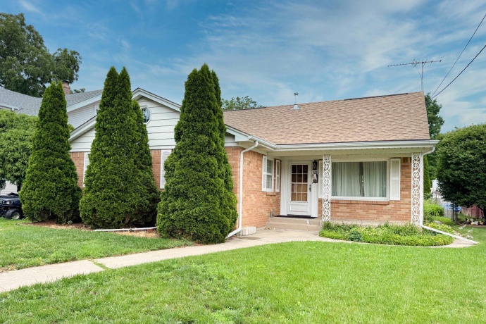 321 London, ROCKFORD, Illinois 61107, 3 Bedrooms Bedrooms, ,1 BathroomBathrooms,House,For Sale,London,202604080