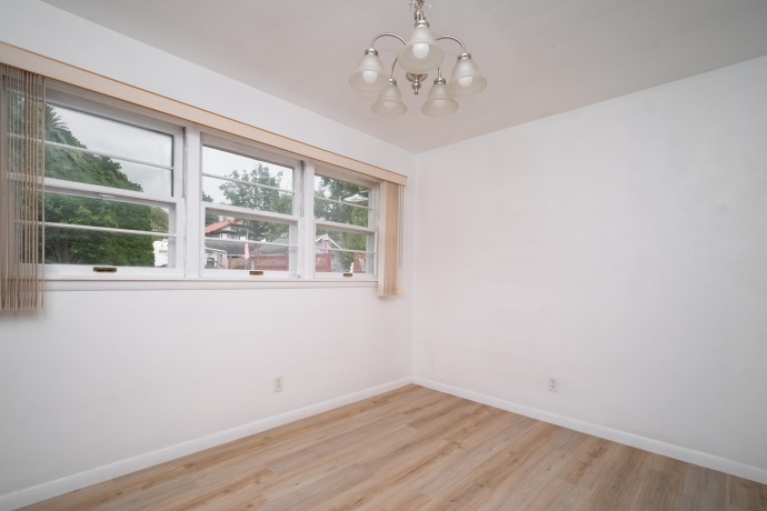321 London, ROCKFORD, Illinois 61107, 3 Bedrooms Bedrooms, ,1 BathroomBathrooms,House,For Sale,London,202604080