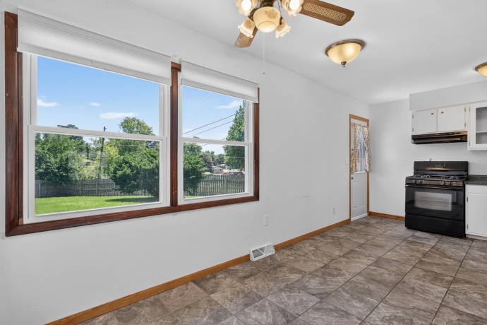 4520 Linview, ROCKFORD, Illinois 61109, 3 Bedrooms Bedrooms, ,1 BathroomBathrooms,House,For Sale,Linview,202604083