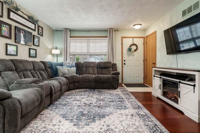 3920 ASHWINTON WAY, ROCKFORD, Illinois 61109, 3 Bedrooms Bedrooms, ,3 BathroomsBathrooms,House,For Sale,ASHWINTON WAY,202604085