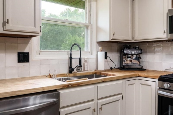819 GREGLYNN, MACHESNEY PARK, Illinois 61115, 3 Bedrooms Bedrooms, ,1 BathroomBathrooms,House,For Sale,GREGLYNN,202604087
