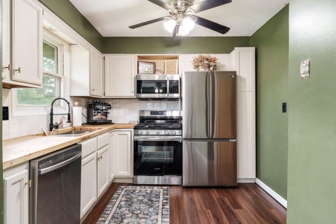 819 GREGLYNN, MACHESNEY PARK, Illinois 61115, 3 Bedrooms Bedrooms, ,1 BathroomBathrooms,House,For Sale,GREGLYNN,202604087