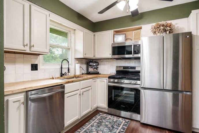819 GREGLYNN, MACHESNEY PARK, Illinois 61115, 3 Bedrooms Bedrooms, ,1 BathroomBathrooms,House,For Sale,GREGLYNN,202604087