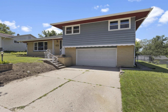 2219 24th, ROCKFORD, Illinois 61108, 3 Bedrooms Bedrooms, ,2 BathroomsBathrooms,House,For Sale,24th,202604094