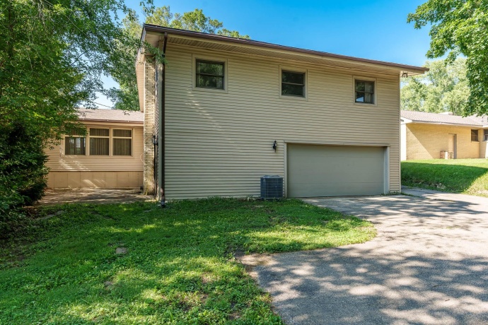5537 GUILFORD, ROCKFORD, Illinois 61107, 3 Bedrooms Bedrooms, ,2 BathroomsBathrooms,House,For Sale,GUILFORD,202604097