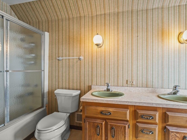 9637 POPLAR GROVE, BELVIDERE, Illinois 61008, 4 Bedrooms Bedrooms, ,1 BathroomBathrooms,House,For Sale,POPLAR GROVE,202604099