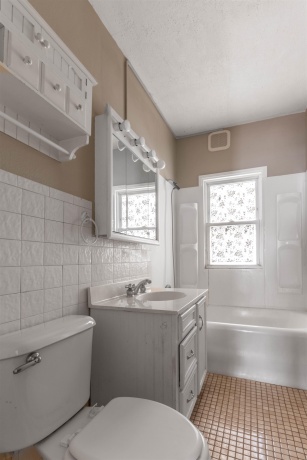 2120 17th, ROCKFORD, Illinois 61104, 4 Bedrooms Bedrooms, ,1 BathroomBathrooms,House,For Sale,17th,202604102