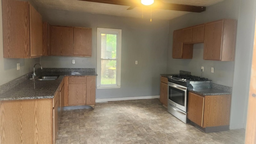 1518 9th, ROCKFORD, Illinois 61104, 3 Bedrooms Bedrooms, ,2 BathroomsBathrooms,House,For Sale,9th,202604110