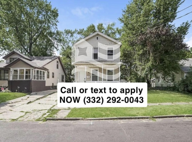 405 E Maywood Ave, Peoria, Illinois 61603, 3 Bedrooms Bedrooms, ,2 BathroomsBathrooms,House,For Sale,E Maywood Ave,202604111