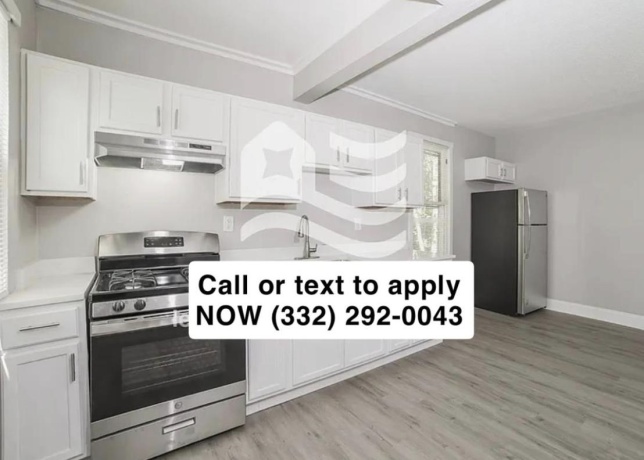 405 E Maywood Ave, Peoria, Illinois 61603, 3 Bedrooms Bedrooms, ,2 BathroomsBathrooms,House,For Sale,E Maywood Ave,202604111