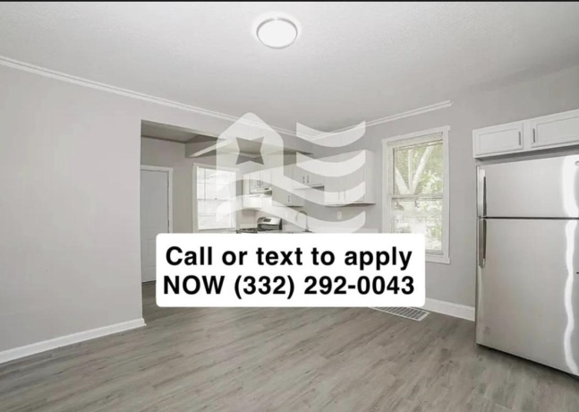 405 E Maywood Ave, Peoria, Illinois 61603, 3 Bedrooms Bedrooms, ,2 BathroomsBathrooms,House,For Sale,E Maywood Ave,202604111